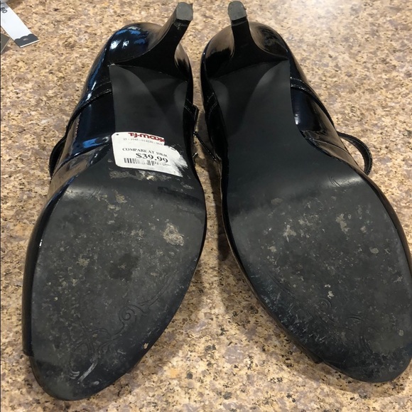 Tahari Black Peep Toe Heels Size 7.5 - Picture 14 of 16